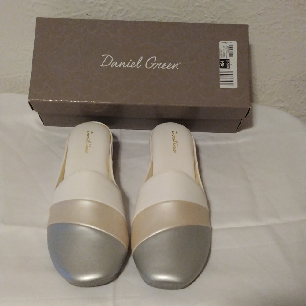 Daniel Green Womens Denise Metallic Faux Leather Mule Wedge Heels Shoes NWT